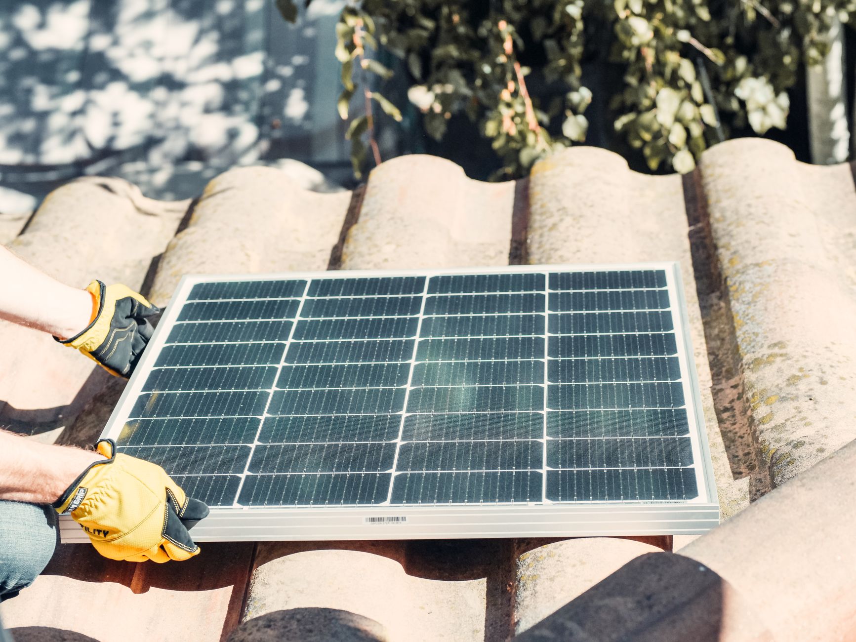 Installateur panneaux solaires équipe à Lyon
